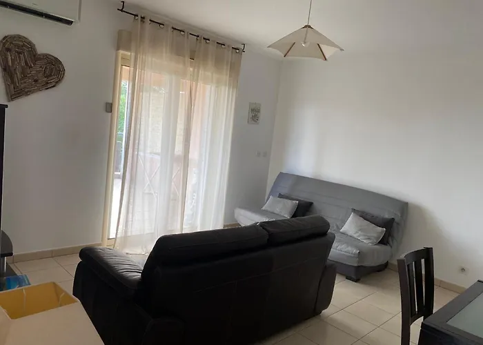 Superbe Appartement Avec Parking Prive, Proche Commerces Et Mer