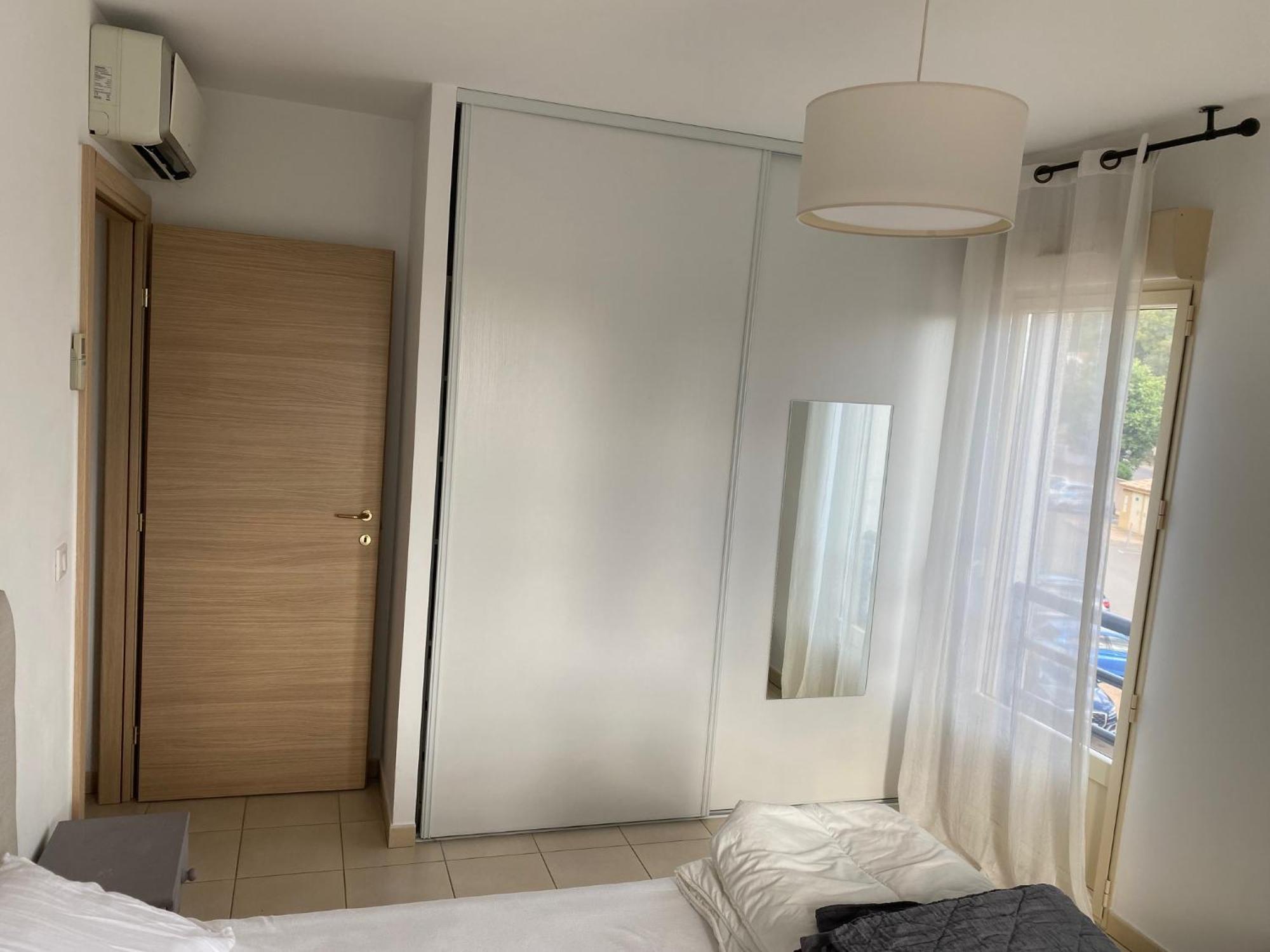 Superbe Avec Parking Prive, Proche Commerces Et *