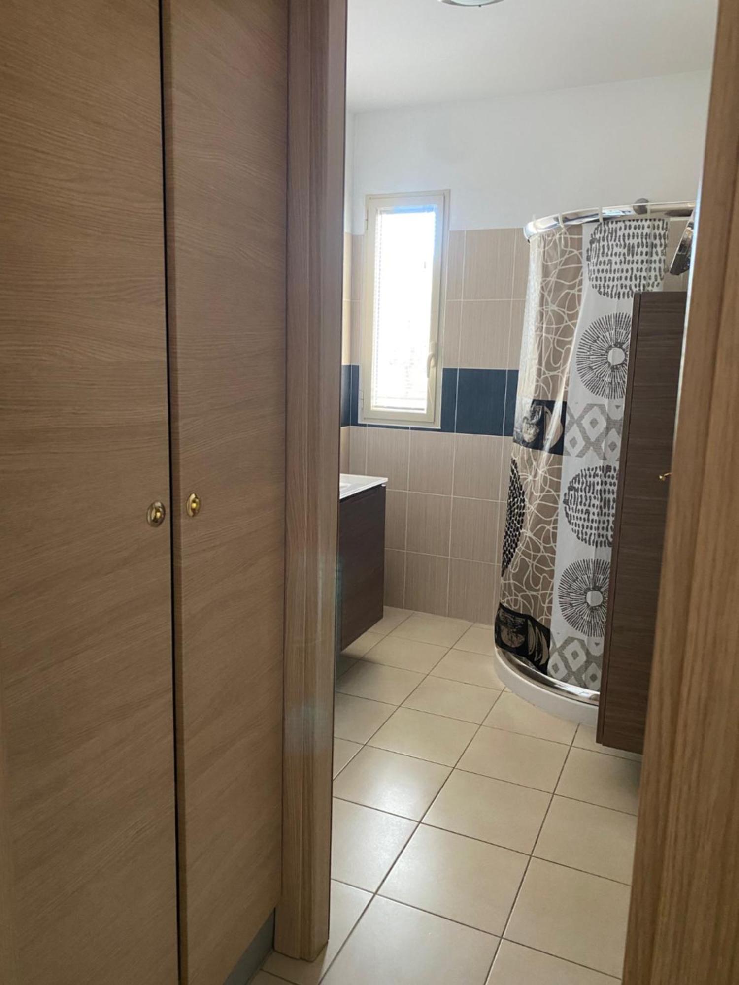 Apartment Superbe Avec Parking Prive, Proche Commerces Et
