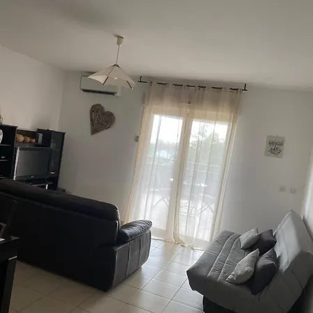 Superbe Appartement Avec Parking Prive, Proche Commerces Et Mer Lucciana  Exterior photo