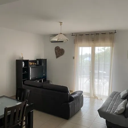 Superbe Appartement Avec Parking Prive, Proche Commerces Et Mer Lucciana  Exterior photo