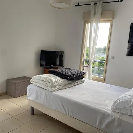 Superbe Appartement Avec Parking Prive, Proche Commerces Et Mer Lucciana  Exterior photo